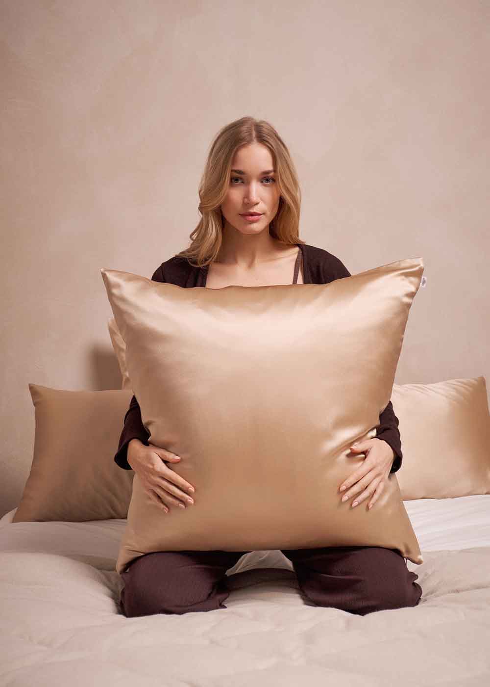 Taie oreiller en soie taupe - Image 8