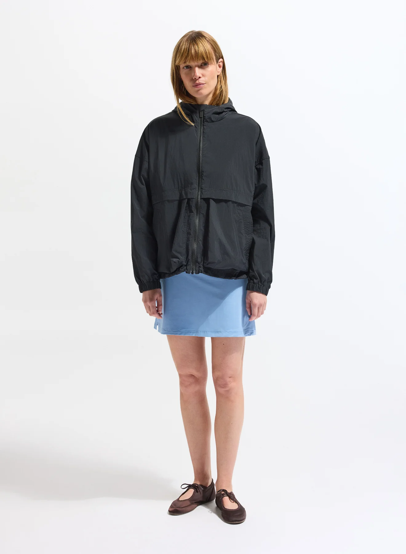 Coupe-vent court femme en tissu recyclé Pyrenex Yoko Black - Image 2