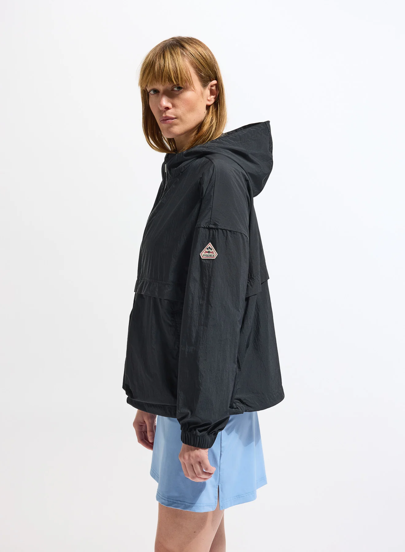 Coupe-vent court femme en tissu recyclé Pyrenex Yoko Black - Image 3
