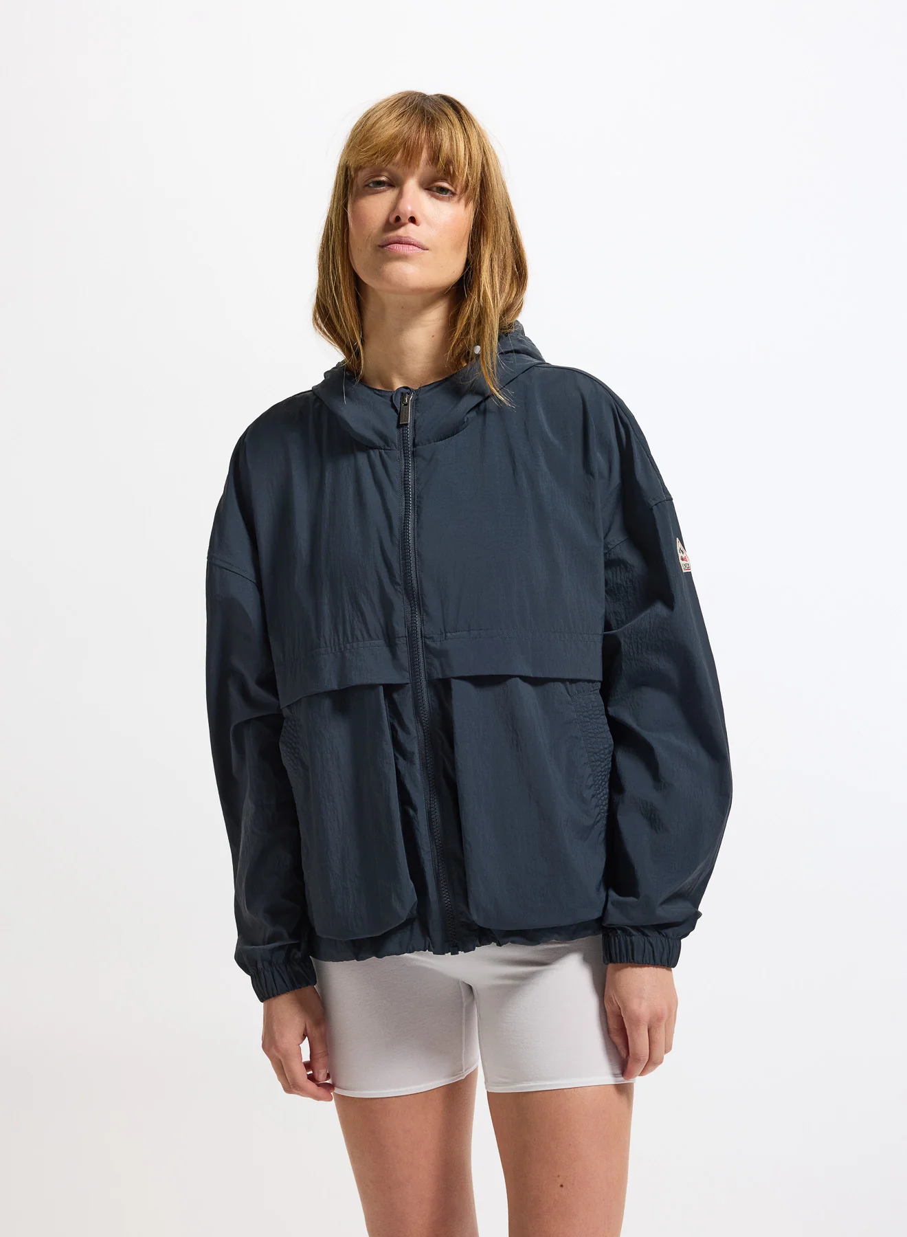 Coupe-vent court femme en tissu recyclé Pyrenex Yoko Deep ink - Image 5