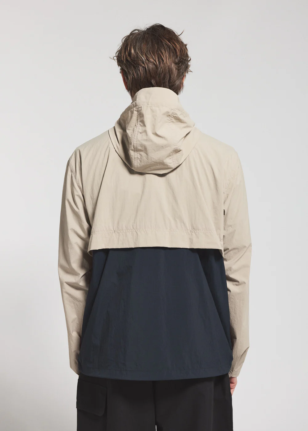 Coupe-vent unisexe à capuche Pyrenex Soulere beige - Image 8