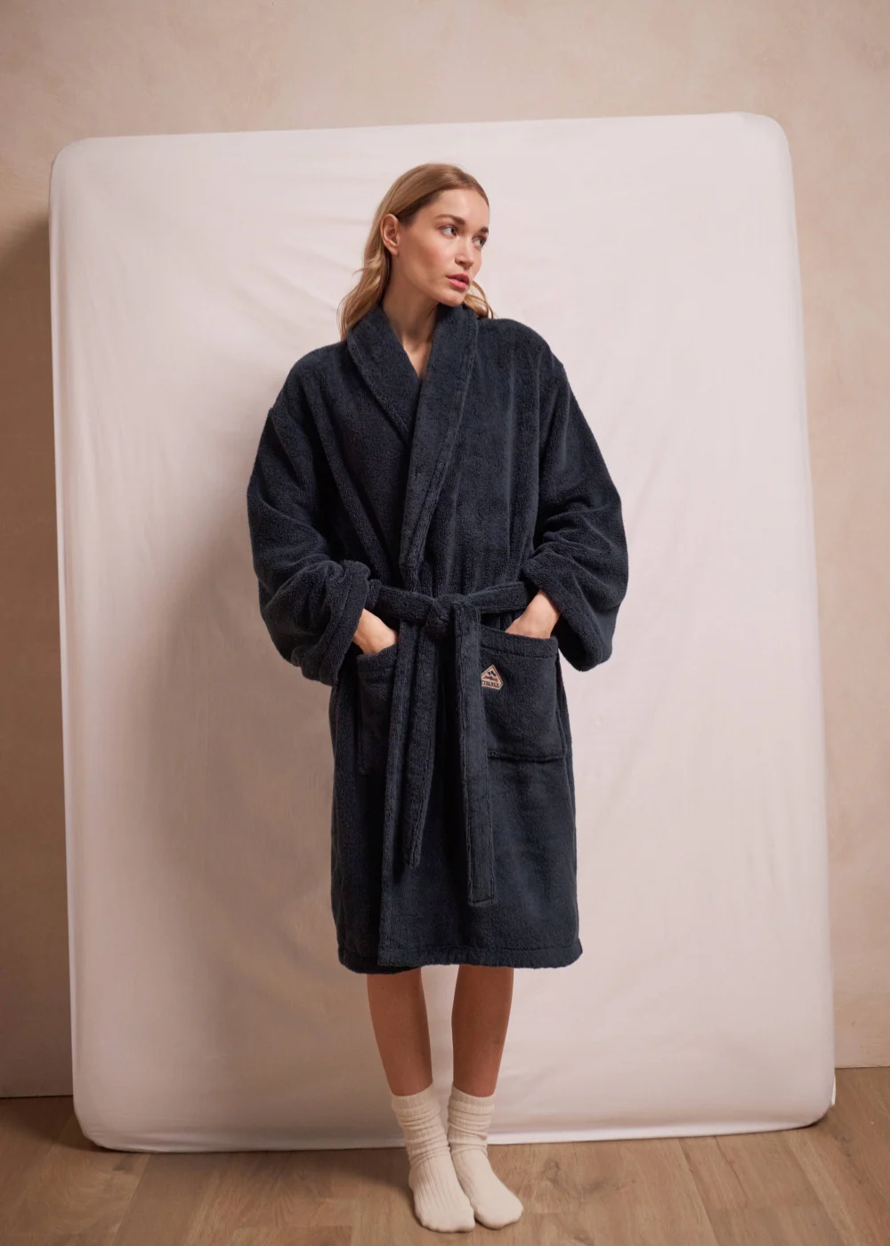 Peignoir en coton bleu foncé Hana