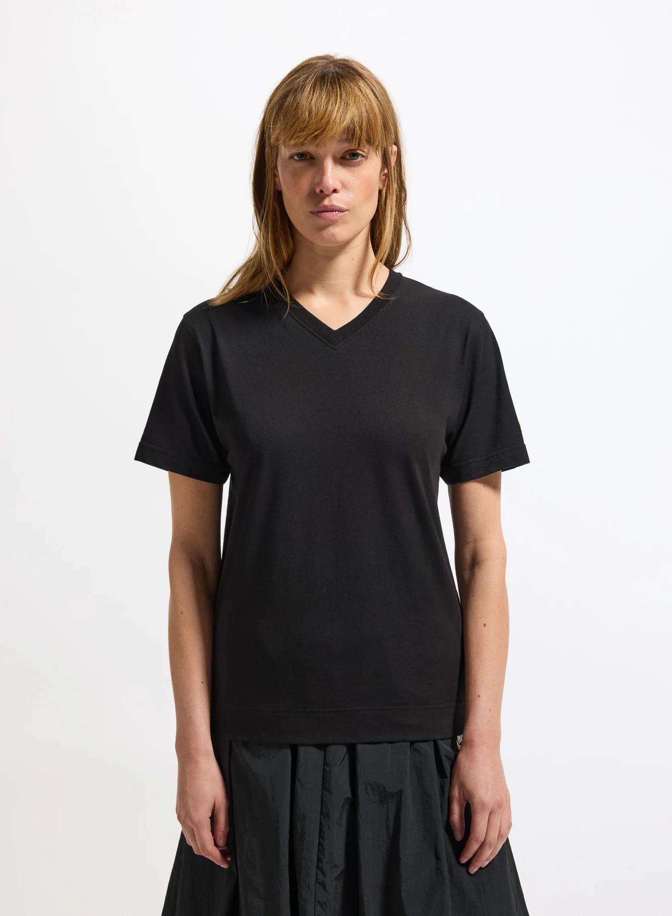 T-shirt femme en coton biologique en col V Pyrenex Crocus noir